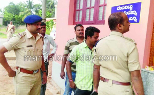 Miscreants pelt stones at Rama Bhajana Mandir in Krishnapur
